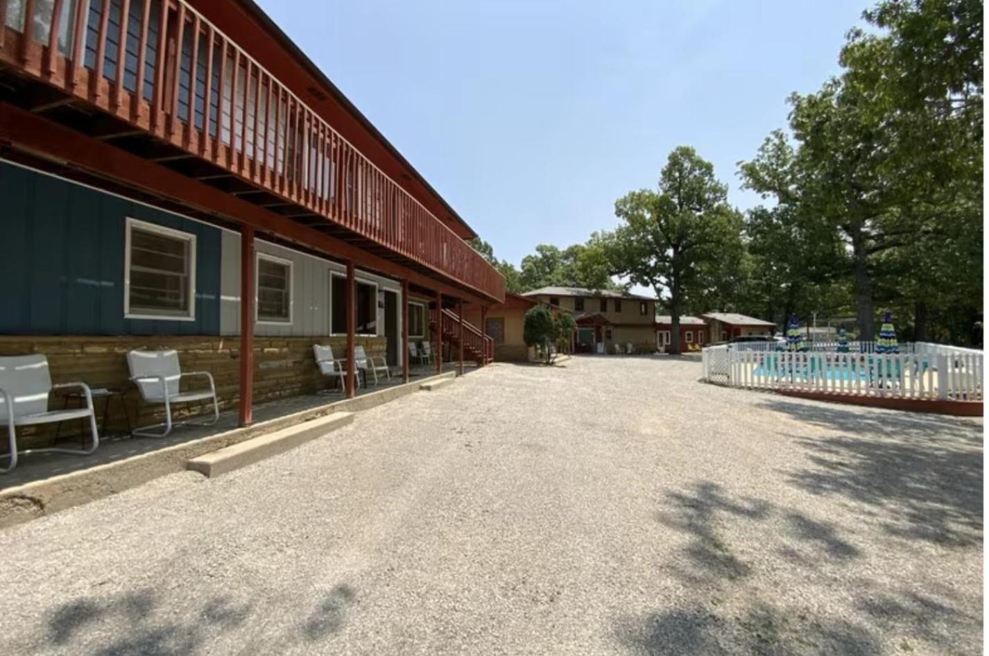 Hotel Driftwood