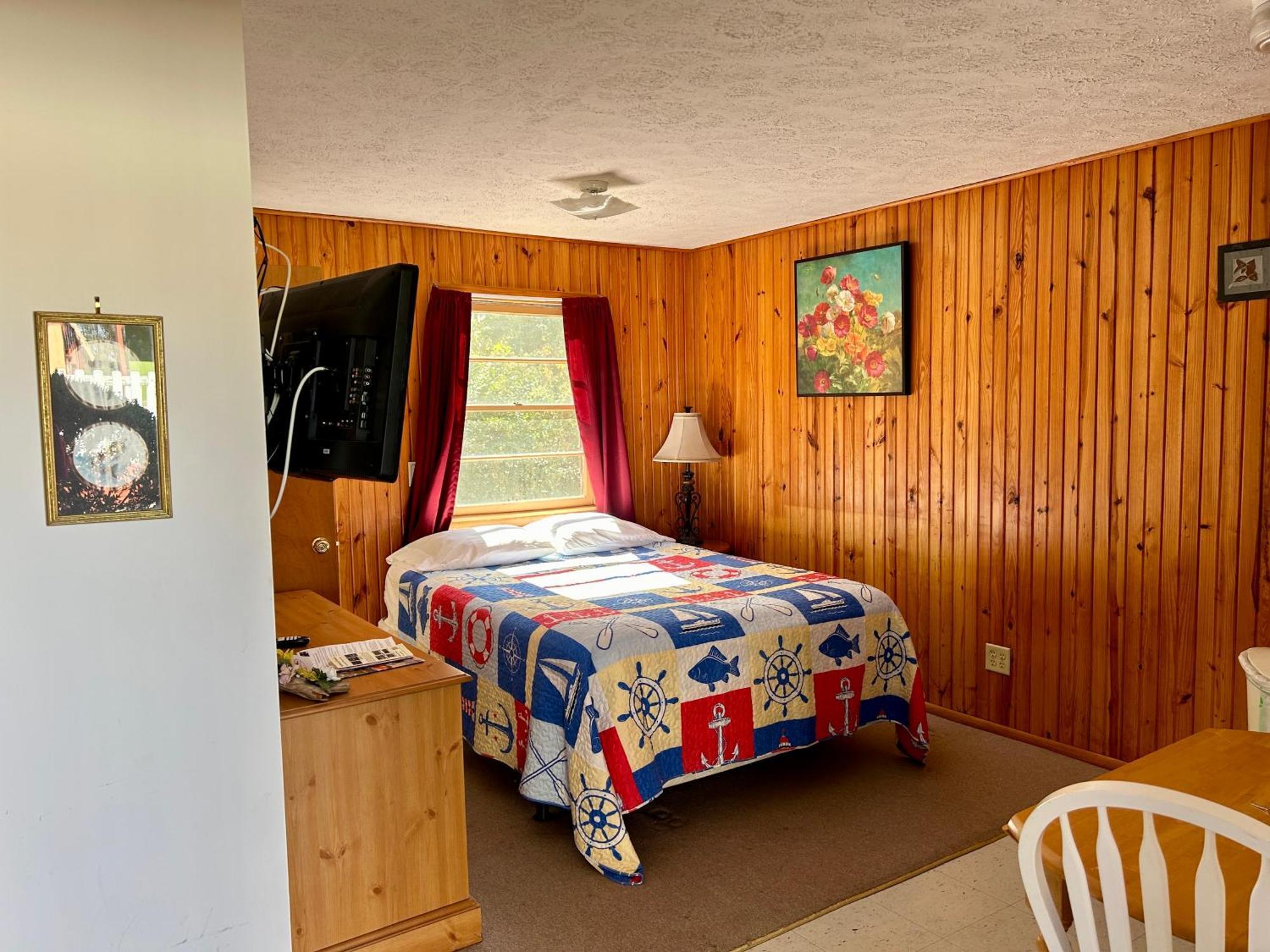 Driftwood Hotel
